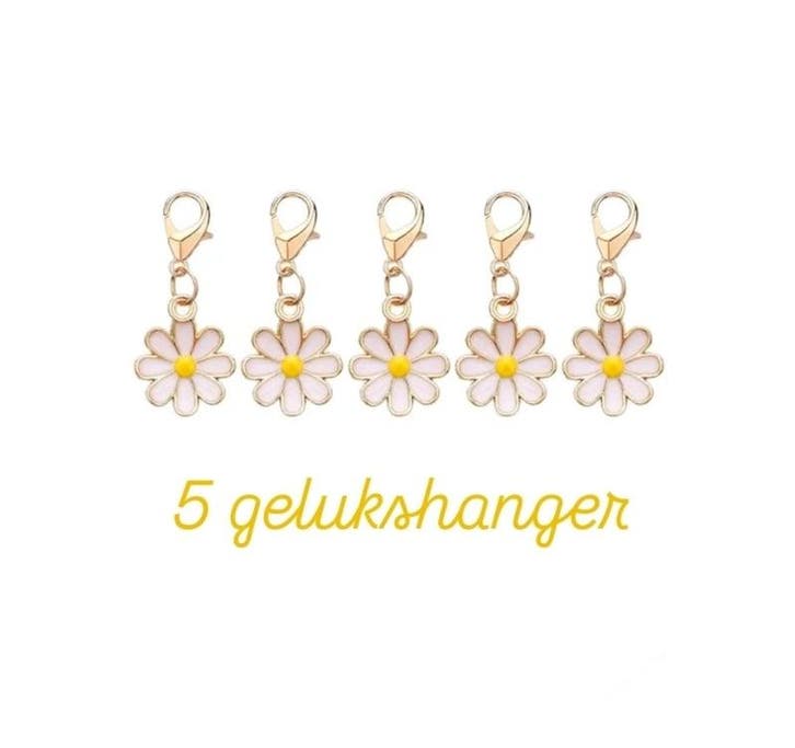 5 gelukshangers - madelief - liefde - goudlook - geluk -..., Bijoux, Sacs & Beauté, Bracelets à breloques, Enlèvement ou Envoi