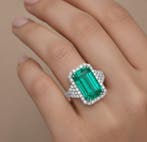 Ring - 18 karaat Witgoud - 7.16ct. tw. Smaragd - Diamant -, Handtassen en Accessoires, Ringen, Nieuw