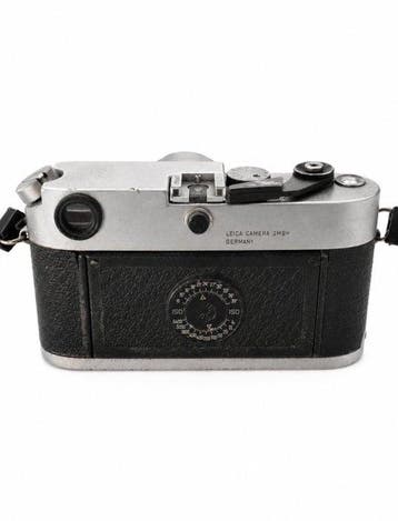 Leica M6 Classic (Silver Chrome, Cat. No. 10074) - Leica