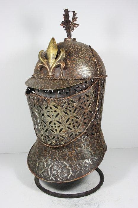 Helm - Middeleeuwen, kruisvaardersperiode - Europa - 2020+, Antiek en Kunst, Kunst | Designobjecten