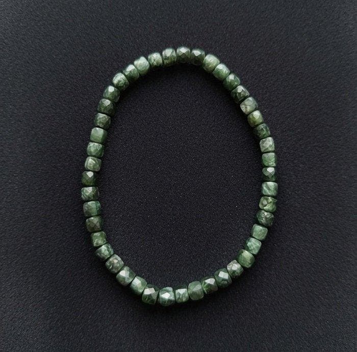 Armband van Siberische seraphinite. Facetgeslepen kralen., Antiquités & Art, Curiosités & Brocante