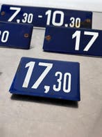 Set van 5 industriële borden in blauw-wit geglazuurd
