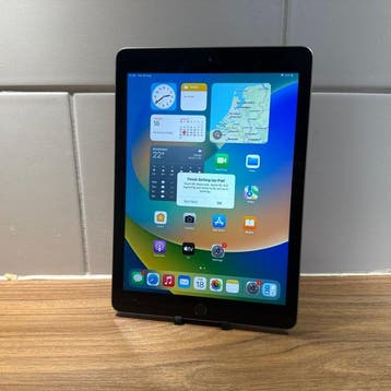 Apple iPad (5th generation) 128GB Wifi - Mobiele telefoon, Nieuw