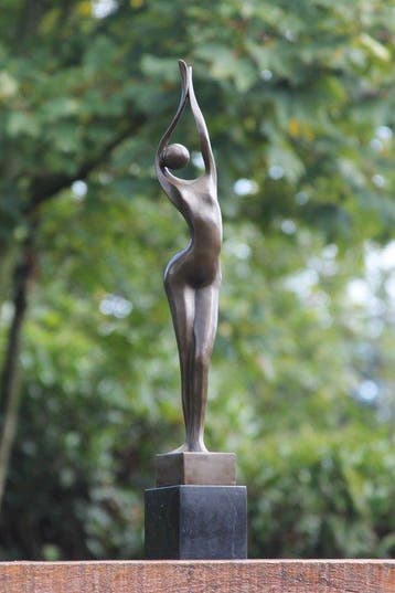 sculptuur, moderne dame - 54 cm - brons marmer