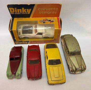 Dinky Toys 1:43 - Modelauto (5) - Corvette Stingray 221,, Hobby en Vrije tijd, Nieuw