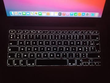 Apple MacBook Air 13 A1466, iPhone 6S A1688 - Laptop - In, Nieuw