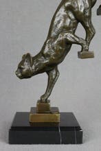 after DeCoux - sculptuur, Cat Descending Stairs - 1,8 kg -