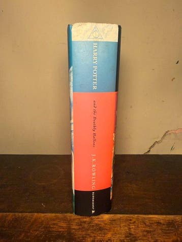 J.K. Rowling - Harry Potter and the Deathly Hallows - 2007