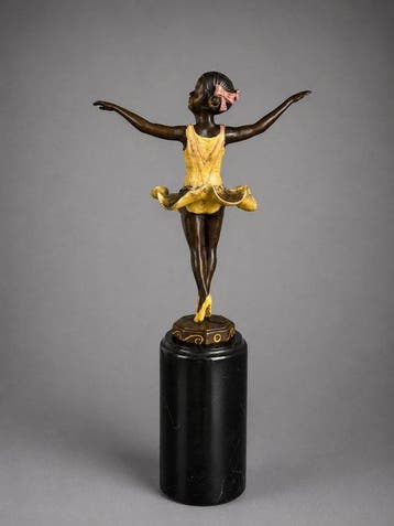 sculptuur, Bronzen ballerina op marmeren sokkel –