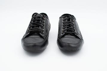Louis Vuitton - Louis Vuitton leather low top sneaker -