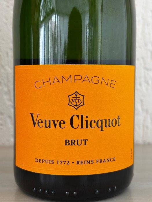 Veuve Clicquot - Champagne Brut - 2 Bouteille (0,75 l), Verzamelen, Wijnen