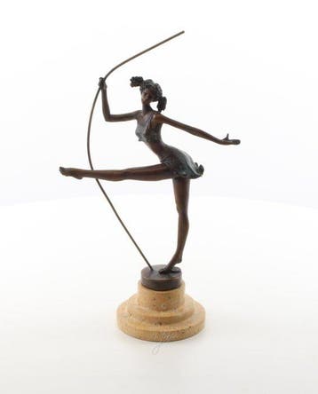 sculptuur, A Beautiful Bronze Sculpture of a Ballerina –
