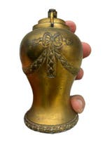 Campanile ingénieux et festif<br>Lampe à huile Art Nouveau