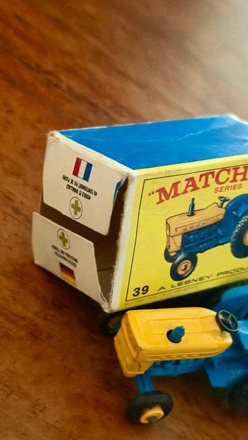 Matchbox 1:64 - Modelauto (2) - Tractor and Hay Trailer