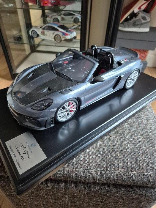 Spark 1:12 - Modelauto - Porsche 718 spyder, Hobby & Loisirs créatifs, Voitures miniatures | 1:5 à 1:12