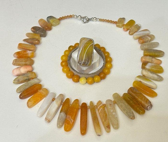 Set van geel en oranje agaat uit Brazilië, natuurlijk. Hoge, Collections, Minéraux & Fossiles