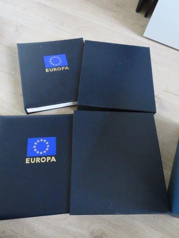 LEurope unie - 3 albums DAVO pour ranger vos timbres, Gestempeld