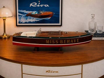 Magnifique MISS BEHAVE 53 cm modelisme bois maquette riva