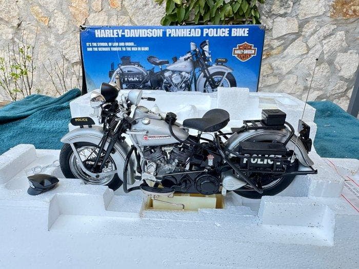 Franklin Mint - Model motorfiets - Harley Davidson 1948 -, Hobby en Vrije tijd, Modelauto's | 1:5 tot 1:12