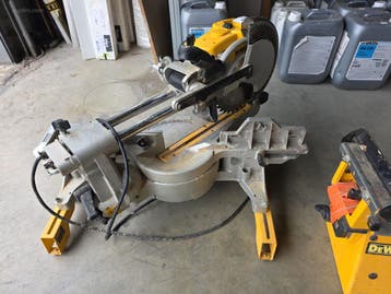 Elektrische afkortzaag Dewalt, Articles professionnels