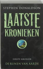 De runen van aarde / De laatste kronieken / 1 9789024552054, Boeken, Verzenden, Gelezen, Stephen Donaldson
