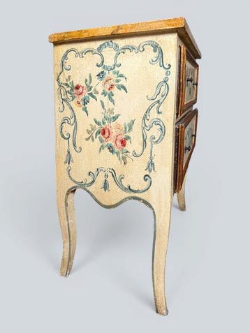 Commode - Bois - Style vénitien / Louis XV