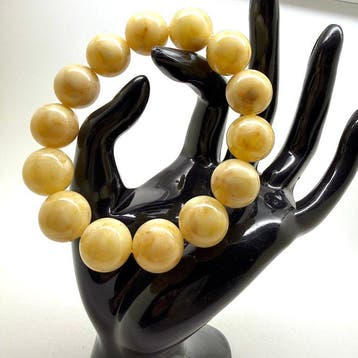 Armband met witte Baltische barnsteen kralen, 16 mm, 32,1 g, Antiek en Kunst