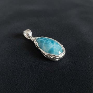 Natuurlijke larimar. Topkwaliteit. Unieke ambachtelijke