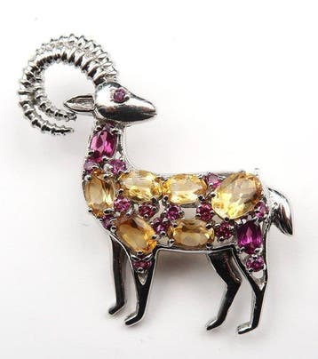 Argent, Le Seigneur des Cimes – Broche Capricorne en Citrine