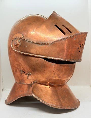 Casque darmure - Style Médiéval - France - 1900-1910