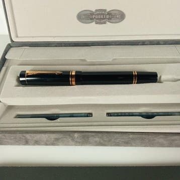 Parker - Duofold Centennial Black and Gold-pennino in oro