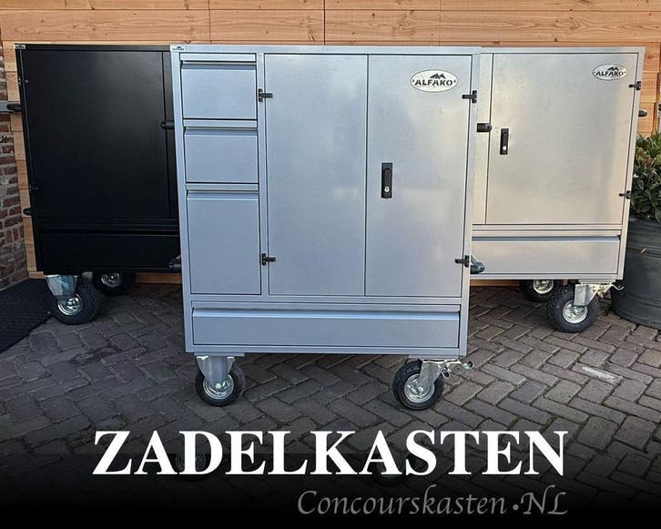 NIEUWE ZADELKASTEN / CONCOURSKASTEN / DIVERSE MODELLEN, Animaux & Accessoires, Chevaux & Poneys | Semi-remorques & Remorques, Enlèvement