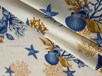 Élégant tissu méditerranéen marine avec des coraux bleus et