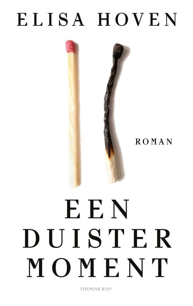 Een duister moment 9789400412040 Elisa Hoven, Livres, Romans, Envoi
