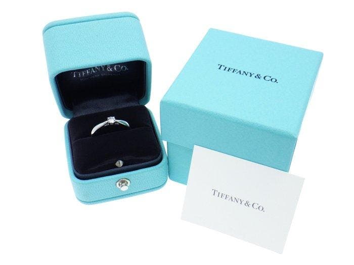 Tiffany & Co. - Ring - Tiffany Harmony Solitaire Setting, Handtassen en Accessoires, Ringen