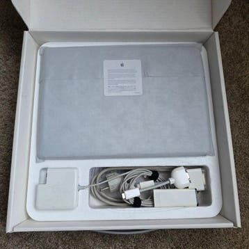 Apple MacBook 13 Black (A1181) – Iconic BlackBook -, Nieuw