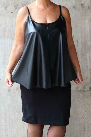 Singlet Mat fashion kort leatherlook maat 52/54, Kleding | Dames, T-shirts, Verzenden, Nieuw