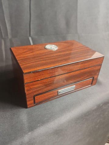 angelo - Sans prix de réserve - Boîte à cigares - Noyer, Collections