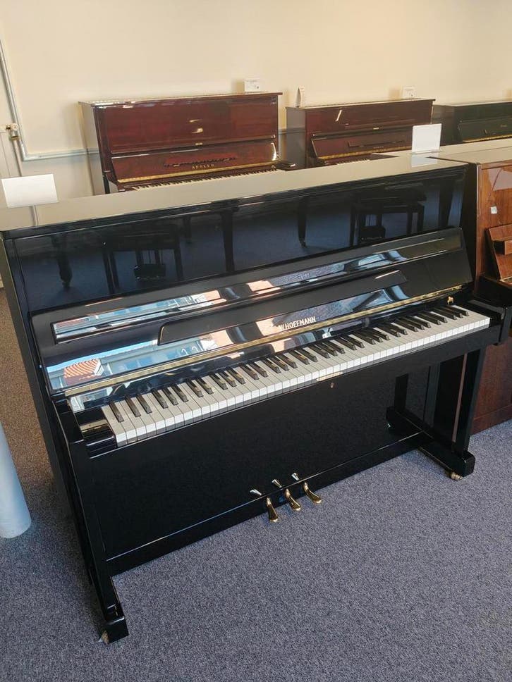 W. Hoffmann 117 (1999), Muziek en Instrumenten, Piano's, Zo goed als nieuw, Verzenden