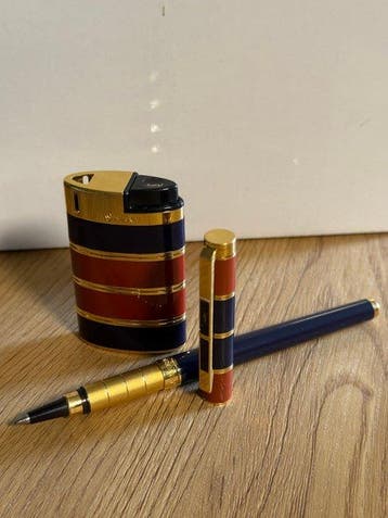 Yves Saint Laurent - Sans prix de réserve - Briquet - Plaqué, Collections