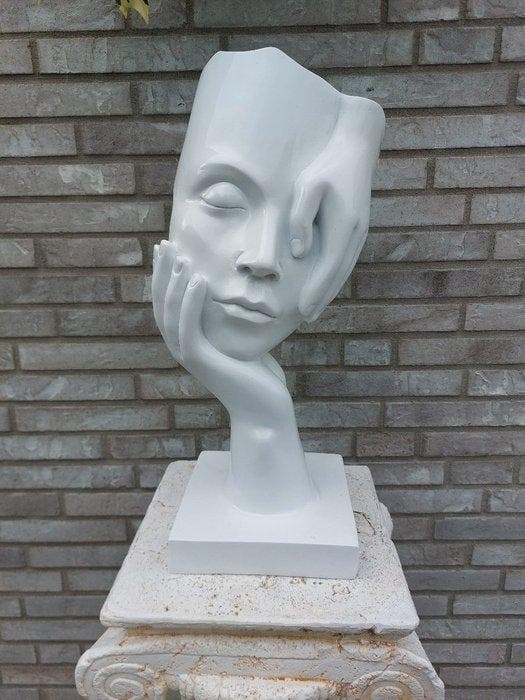 Beeld, surreal Statue head on block 48 cm height - 48 cm -, Antiek en Kunst, Kunst | Designobjecten