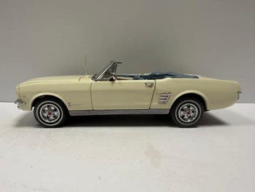 Danbury Mint 1:24 - Voiture miniature - 1966 Ford Mustang
