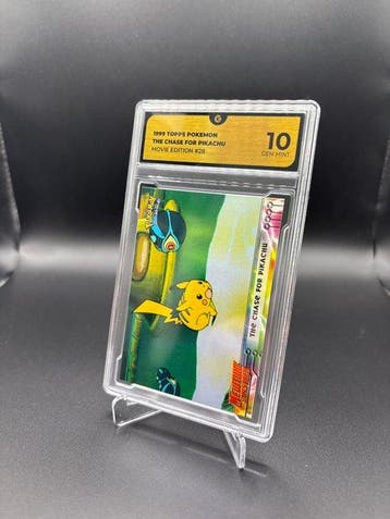 Pokémon - 1 Graded card #28 The Chase For Pikachu Topps, Hobby en Vrije tijd, Verzamelkaartspellen | Pokémon, Nieuw