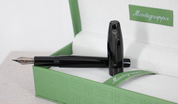 Montegrappa - Montegrappa Fortuna Resin & Ruthenium Fountain, Collections, Stylos