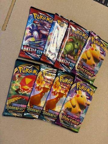 Pokémon - 8 Booster pack - Mixed booster pack lot! Vivid, Hobby en Vrije tijd, Nieuw