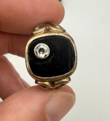 Chevalière - 18 carats Or jaune Onyx - Diamant - Or 750,, Handtassen en Accessoires, Antieke sieraden