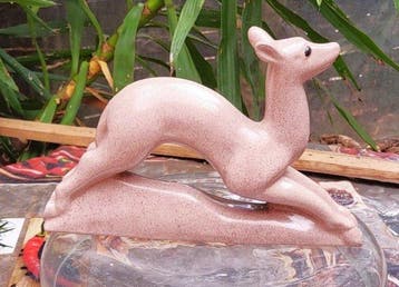 Sculpture, Biche en pose stylisée période Art déco en