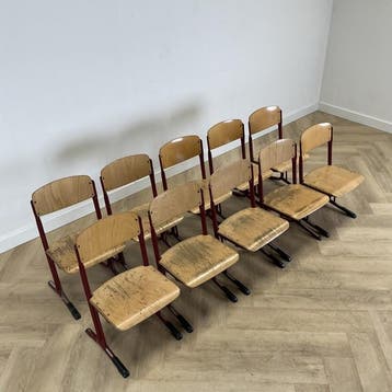 Eromes set van 10 schoolstoelen (gele stip) zithoogte 33cm, Huis en Inrichting, Stoelen, Gebruikt, Hout, Eén
