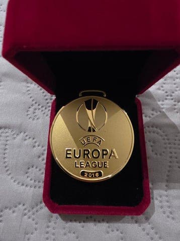 Sevilla - Europese voetbal competitie - 2016 - Sportbeker, Verzamelen, Nieuw