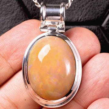 Prachtige grotere Welo-opal edelsteen - 120 karaat -